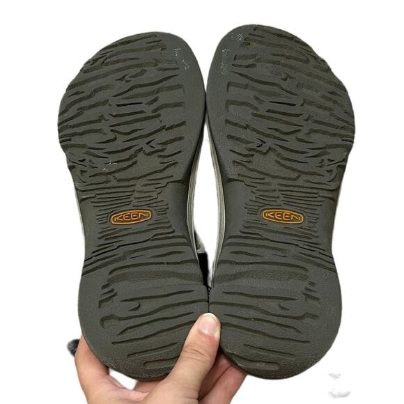 KEEN Whisper Waterproof Sandals Women's Sz 6 Black Neutral Gray Elastic Cord - Picture 8 of 9